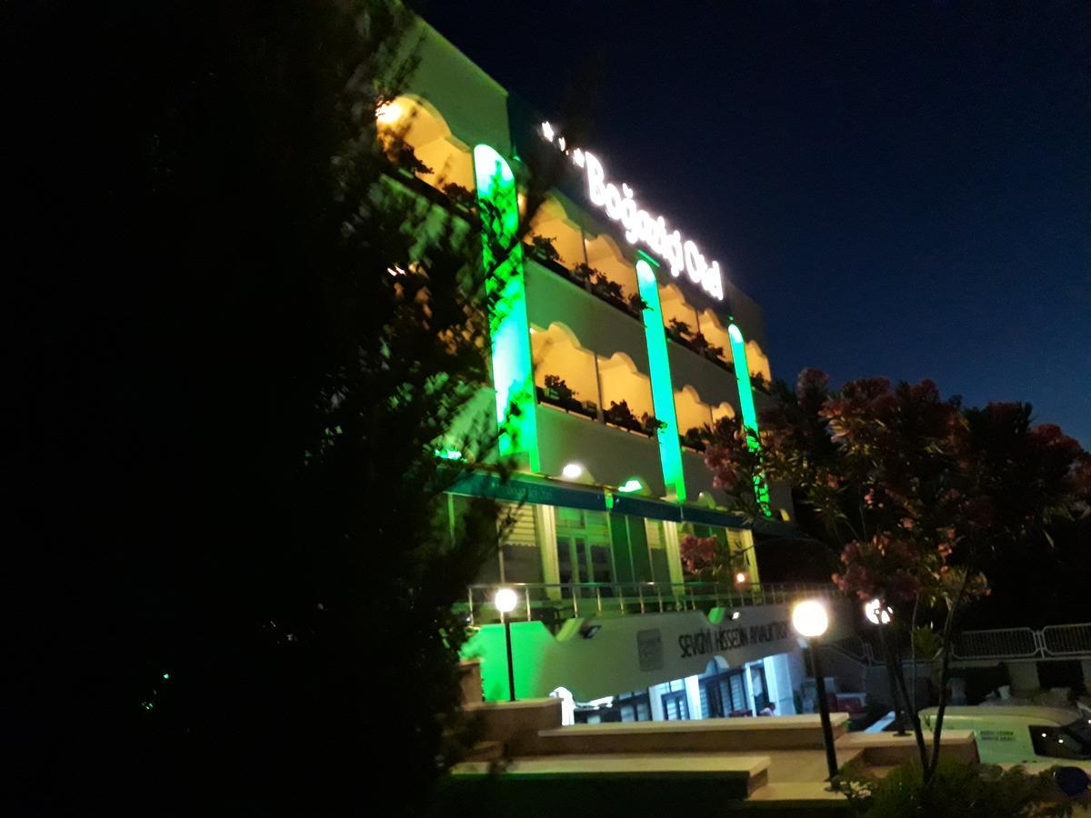 Bogazici Otel ไอวาลิค ภายนอก รูปภาพ